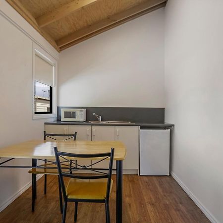 The Great Ocean Road Studios Port Campbell Room photo