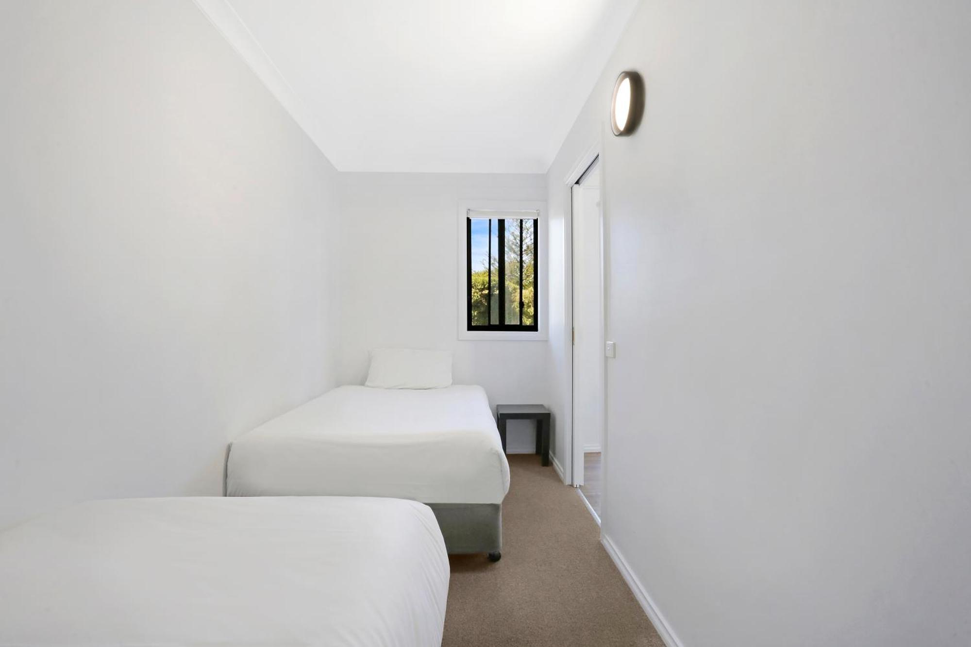 The Great Ocean Road Studios Port Campbell Room photo